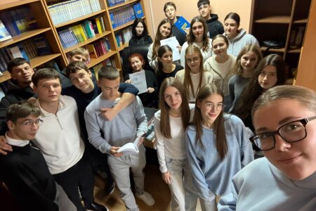 ОЗНАЙОМЛЕННЯ З БІБЛІОТЕЧНИМ ФОНДОМ