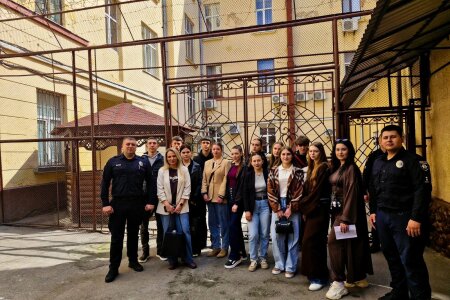 Візит до ІТТ №1- майбутні правники вивчають стандарти захисту прав людини.